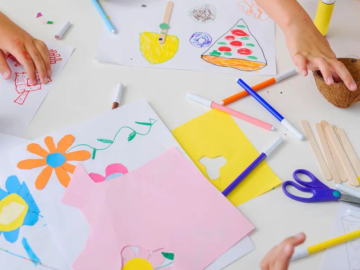 Family Afternoon: Story Collage / Histoires en papier