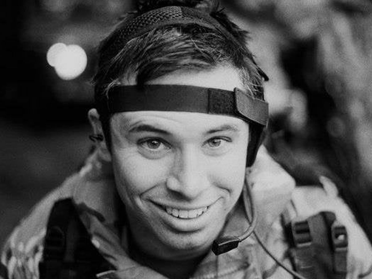 Dunfermline Community Comes Out to Honour Local Hero