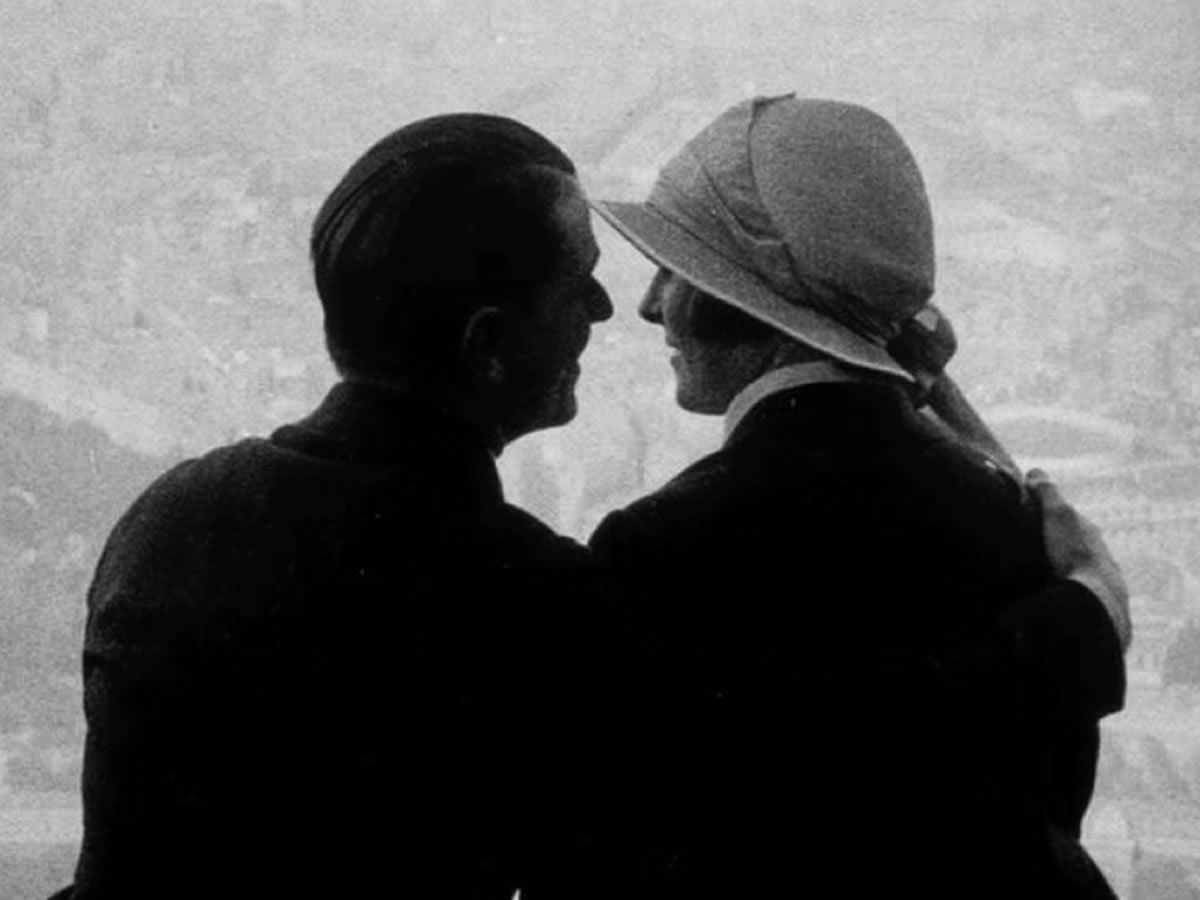 Paris qui dort + Live musical accompaniment from Aurora Engine