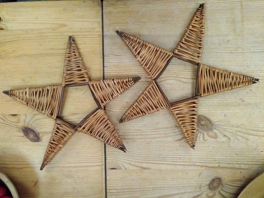 Weaving Festive Willow Stars