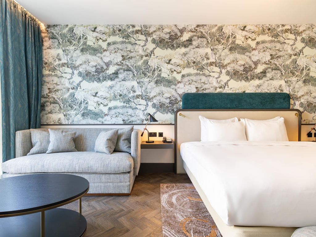 ‘Jump into bed’ with Radisson Blu Glasgow