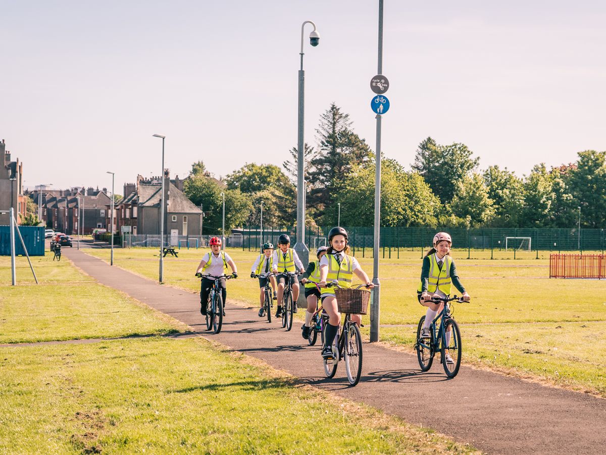 Active travel route opens connecting Paisley town centre to Renfrew, Clydebank and Yoker
