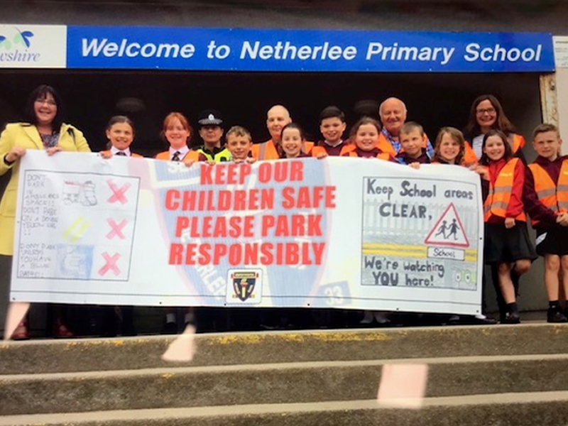 Netherlee Primary School children tackle Road Safety with new banner campaign