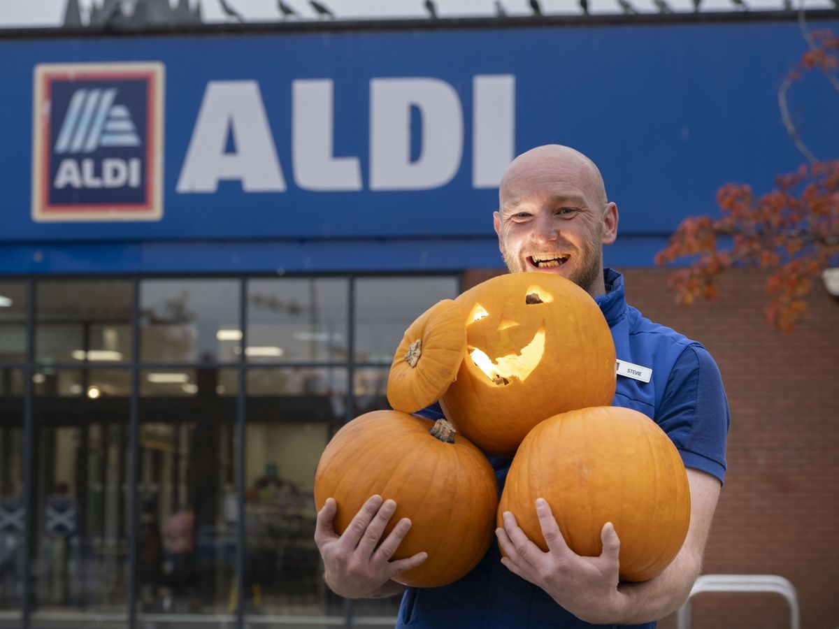 Aldi to open a pop up pumpkin patch in Renfrew this Halloween for one day only