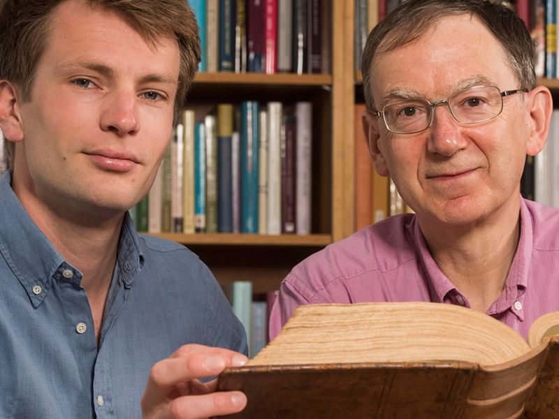 Arthur der Weduwen and Andrew Pettegree - The Library: A Fragile History