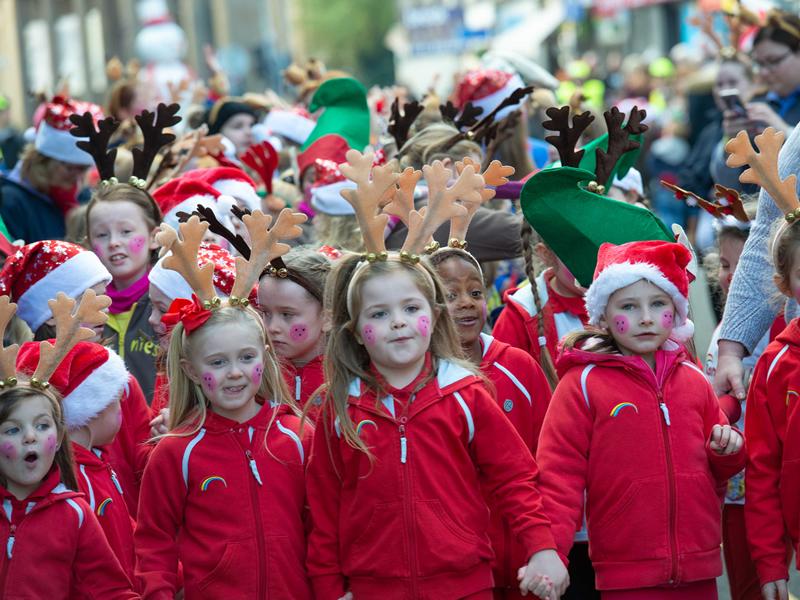 Thousands turn out for Paisley Christmas Lights Switch On