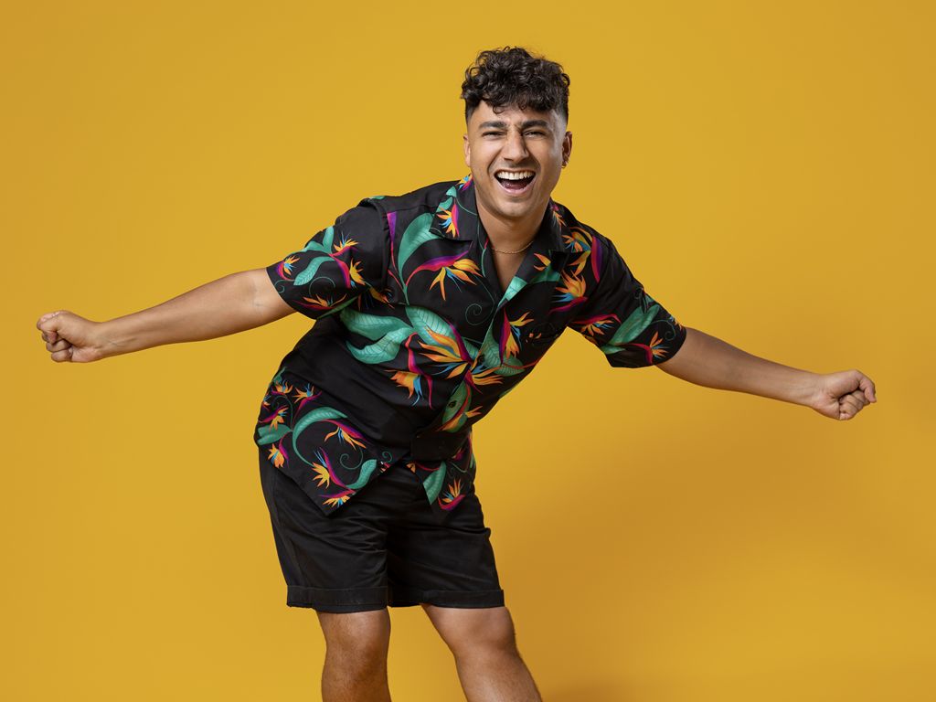Strictly finalist crowned as King Julien in Madagascar the Musical
