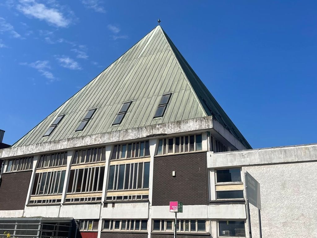 Tour: The Pyramid at Anderston