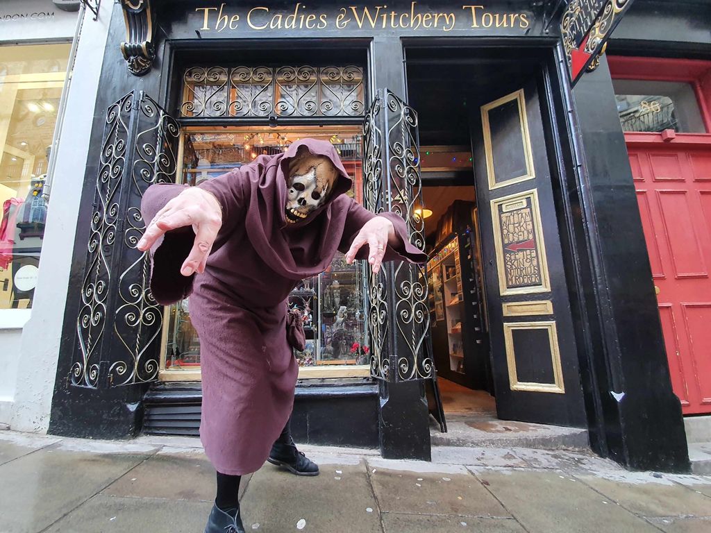 The Cadies & Witchery Tours