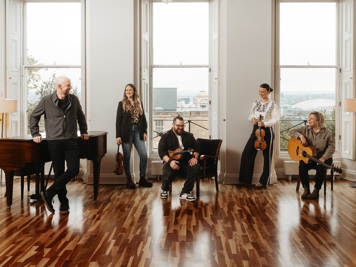 Blazin’ Fiddles with Simon Thoumire, Dave Milligan & Alana NicAongais