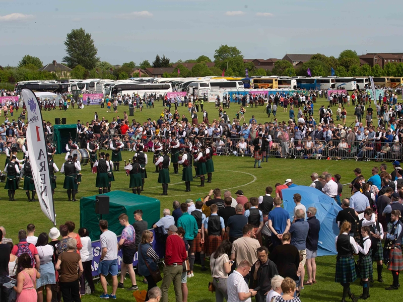 Thousands turn out for the British Pipe Band Championships in Paisley