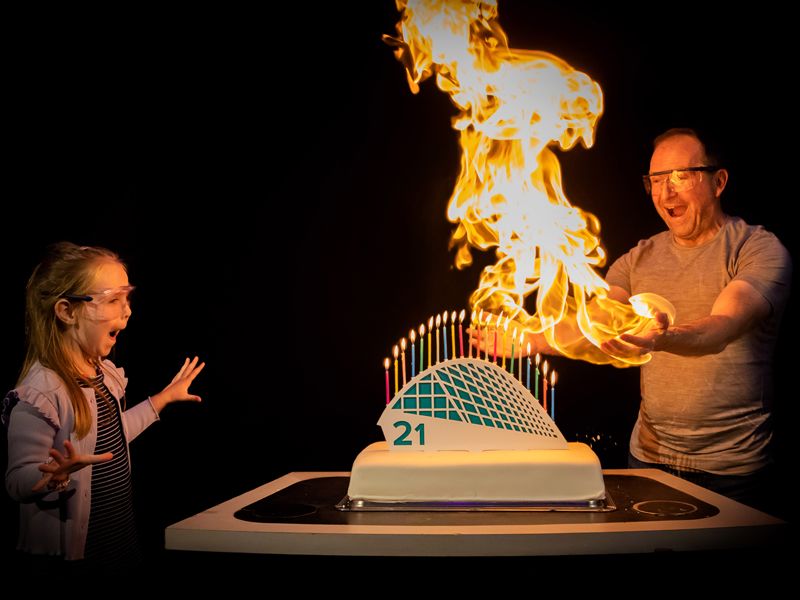 Glasgow Science Centre celebrates 21st Birthday with a BANG!