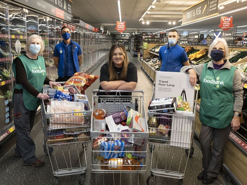 Rutherglen shopper scoops over 900 pounds for local foodbank at Aldi Supermarket Sweep