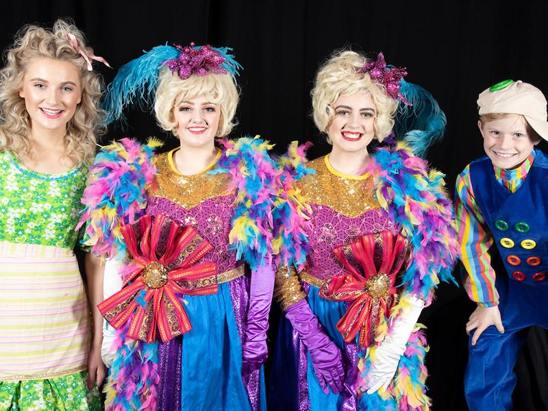 Eastwood Park Theatre invites isolated adults to join in some free panto fun