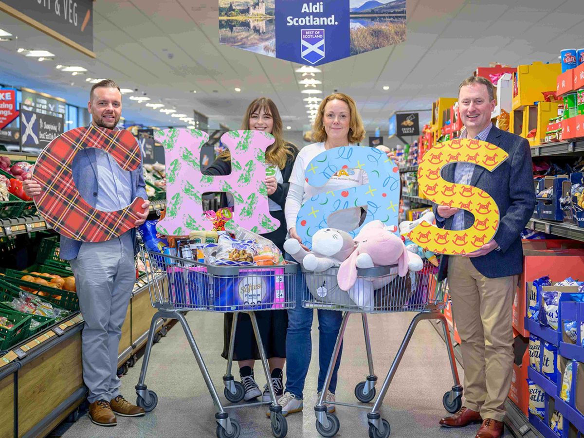East Kilbride shopper scoops prize for CHAS in Aldi Supermarket Sweep