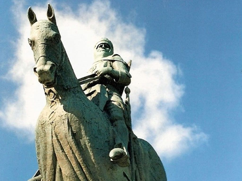 Changing his Tune: Robert Bruce, Ireland, and the Papacy