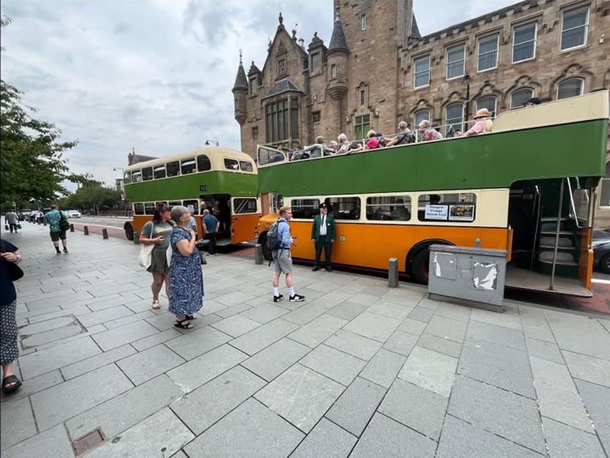 Rutherglen 900: Rutherglen Heritage Bus Tour