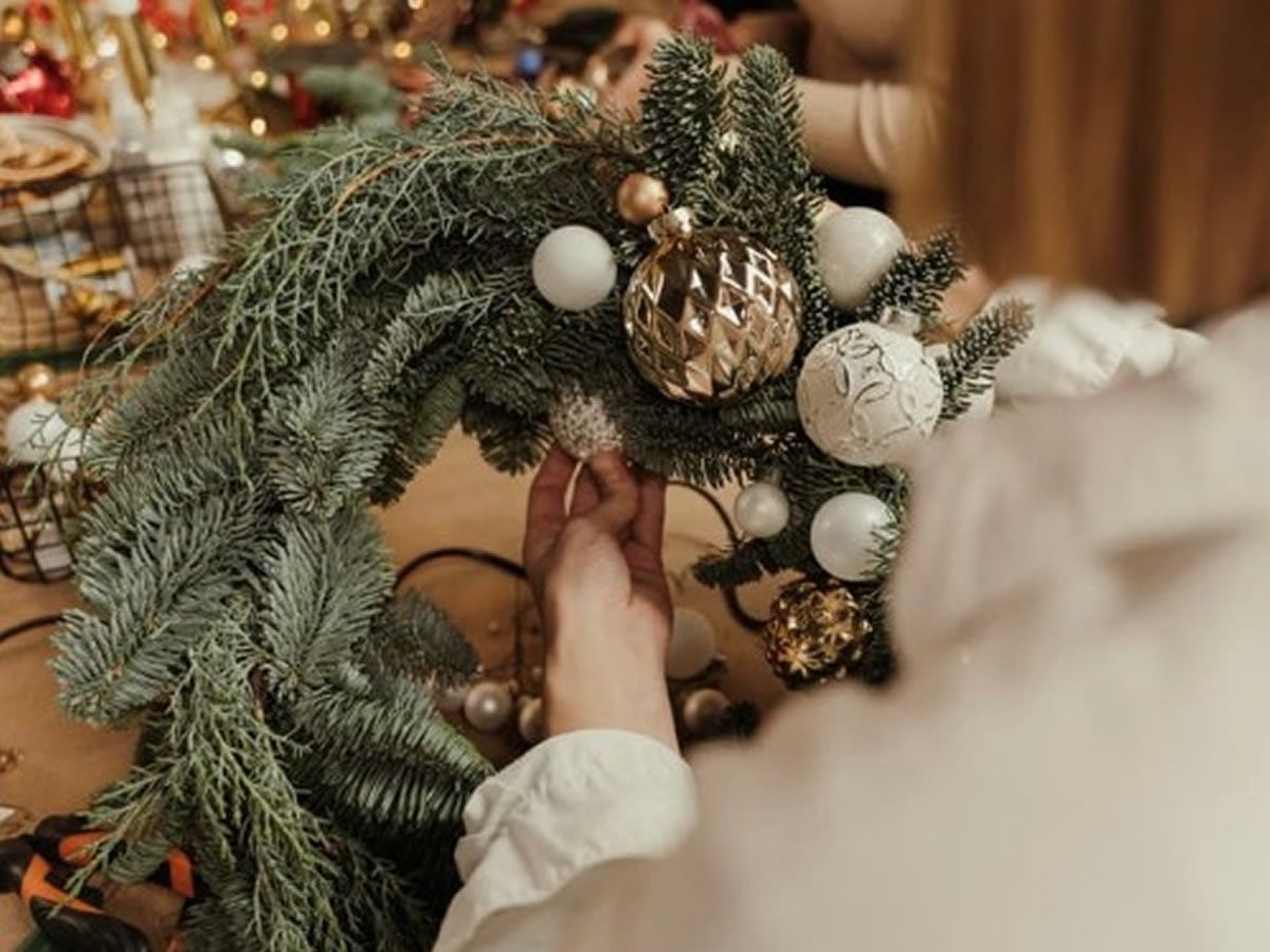 Festive Wreath Making Workshop with Beewildblooms