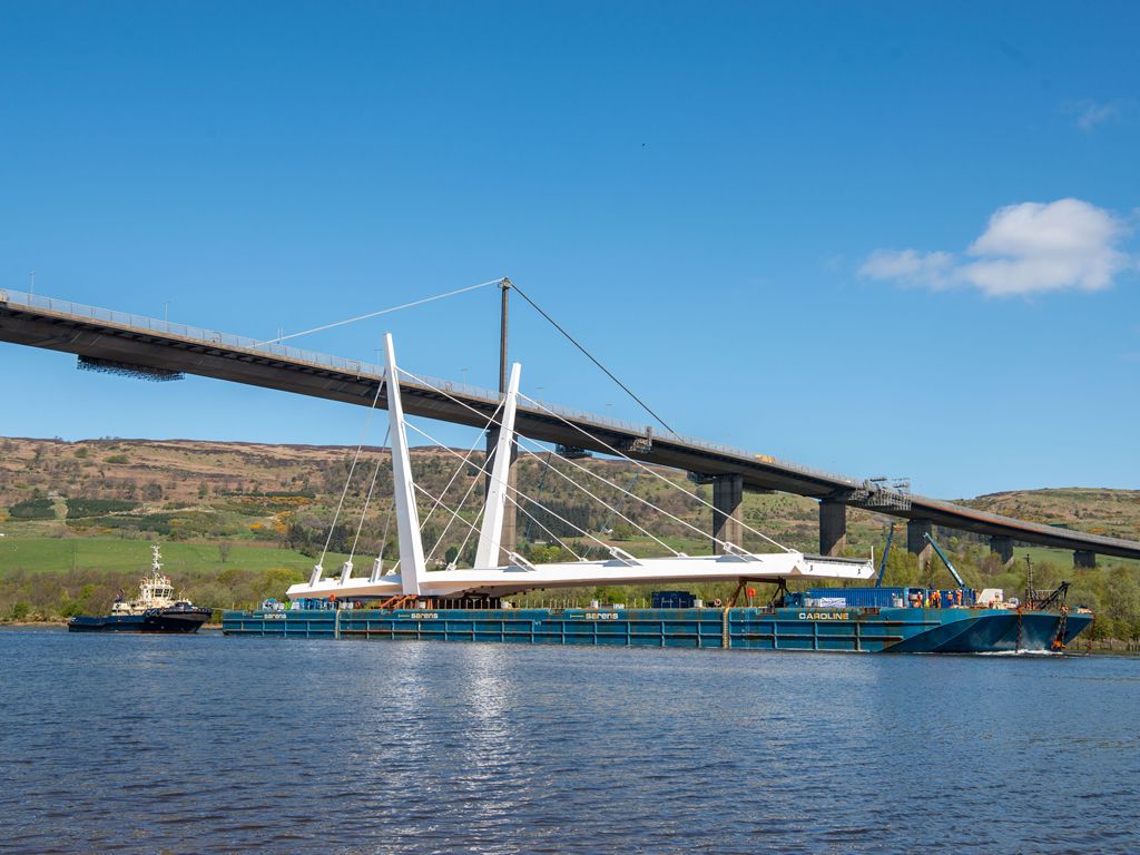 First section of the first opening road bridge over the River Clyde arrives in Renfrewshire