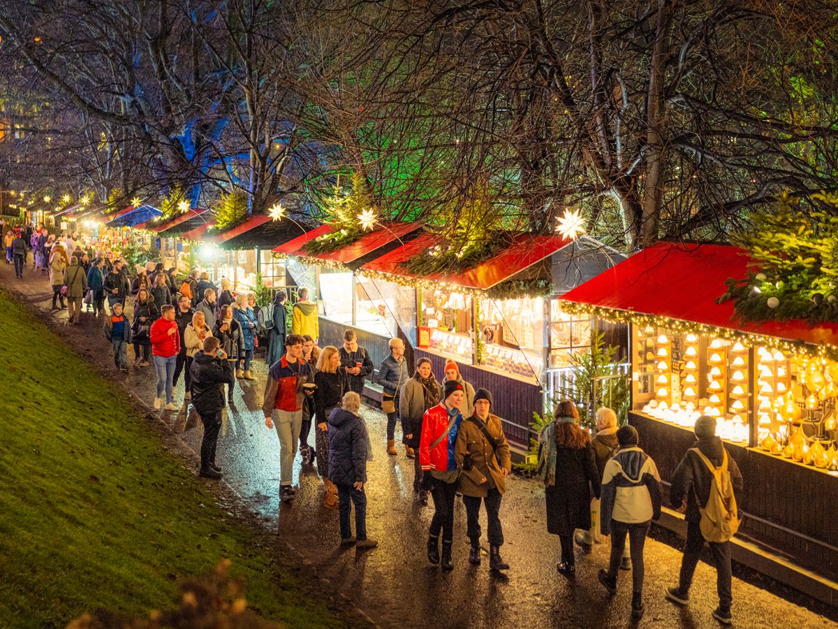 Edinburgh’s Christmas: Christmas Market