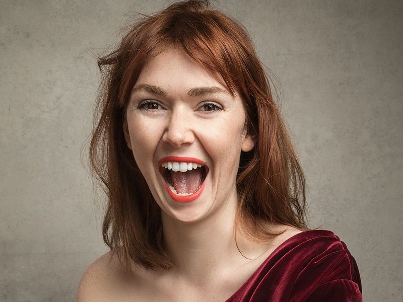 Elf Lyons: Talks Dirty For An Hour