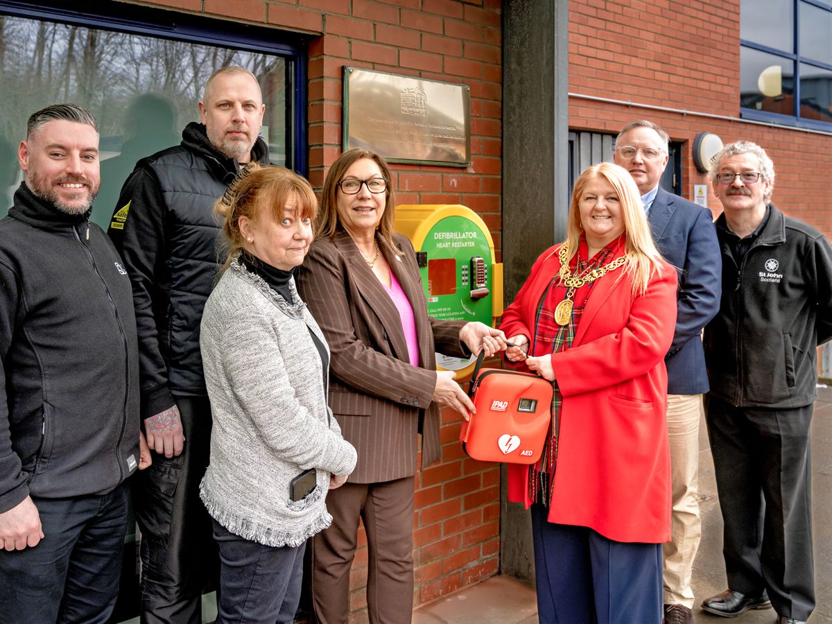 50 life saving defibrillators to be installed in highest need areas in Glasgow
