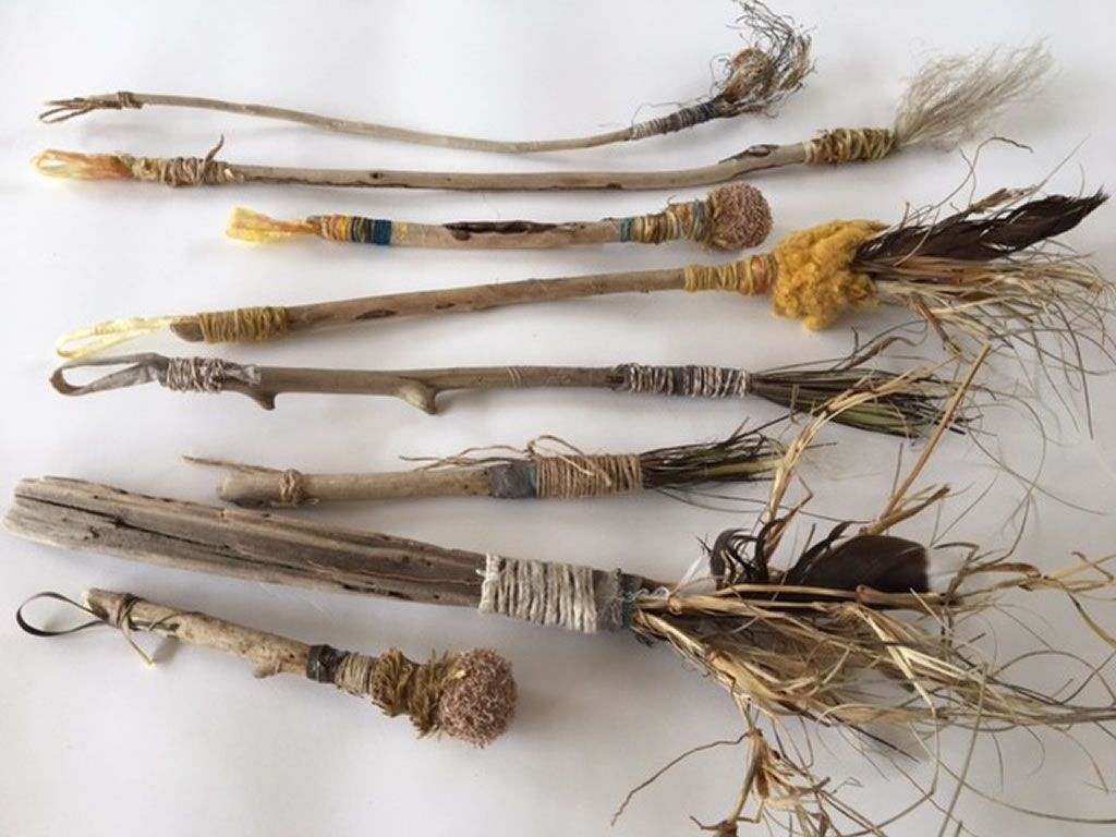Meet the aritst: Ruth Thomas, RSW - making brushes and momigami