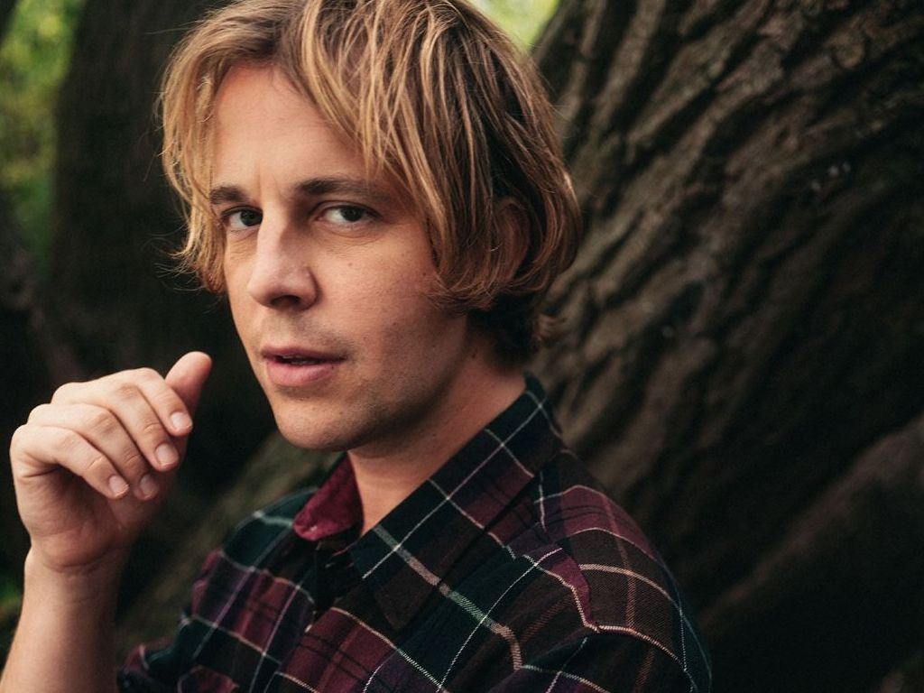 Tom odell friday. Tom Odell.