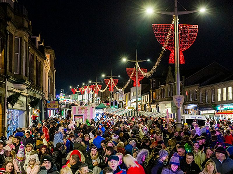 Festive fun at Christmas light events across South Lanarkshire News