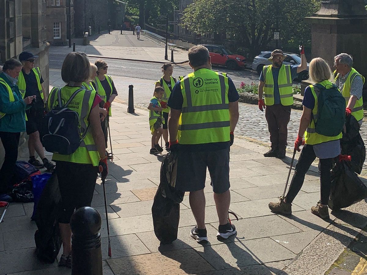 Public Invited to Spring Clean Sessions in Stirling with the BID and Dr Murray Cook