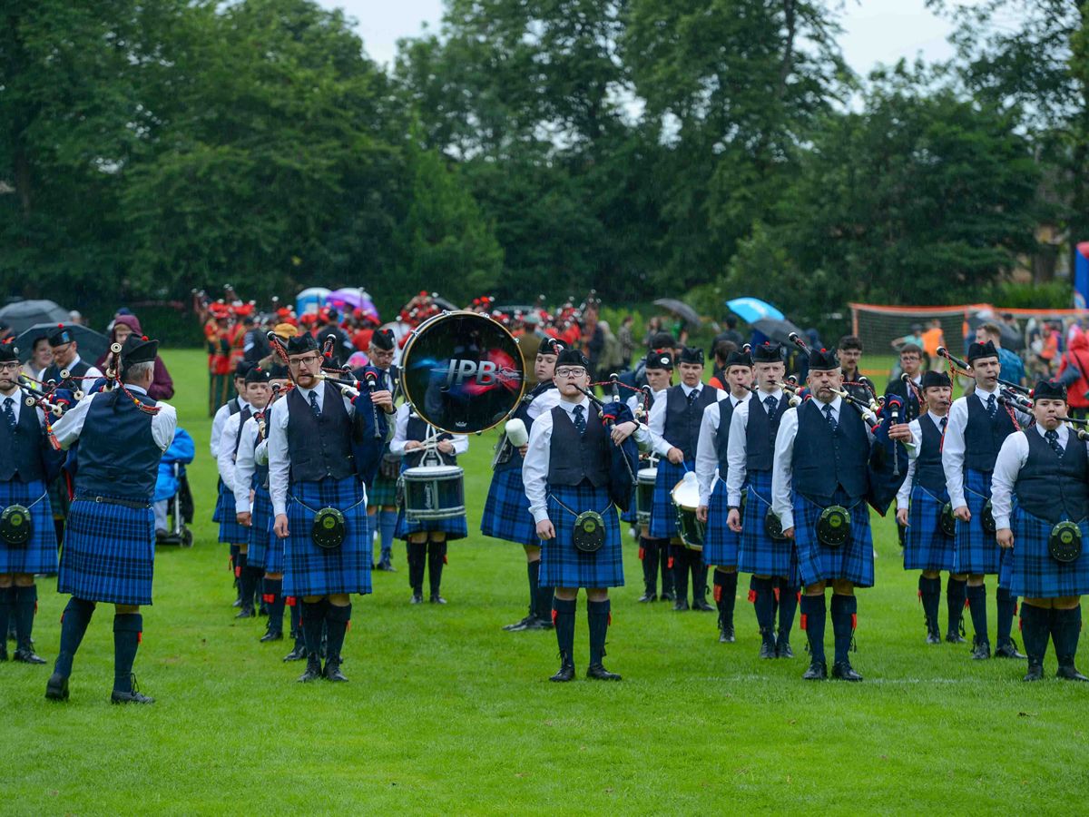 Renfrew welcomes top piping talent