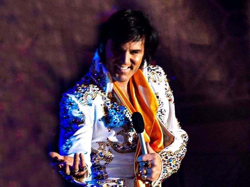 The World Famous Elvis Show - Chris Connor Live