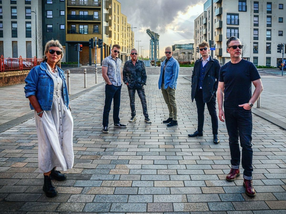 Dignity - The Deacon Blue Experience