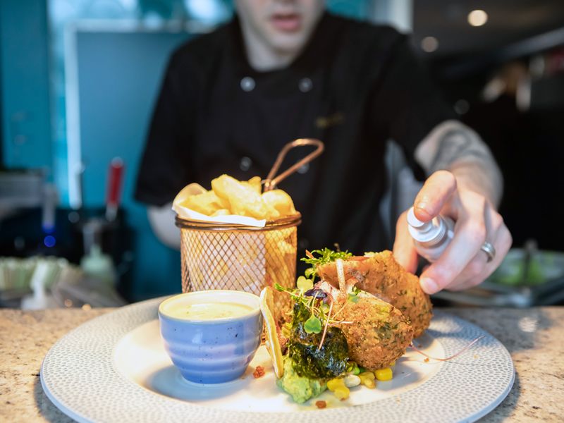 Food fans catch a glimpse of freshest seafood restaurant in the West of Scotland