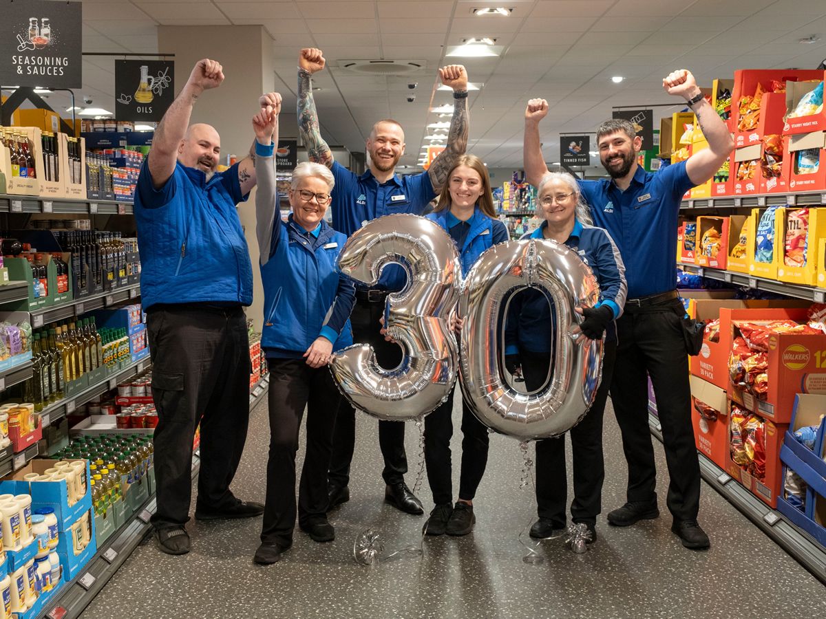 Aldi celebrates 30 years serving the Bellshill community