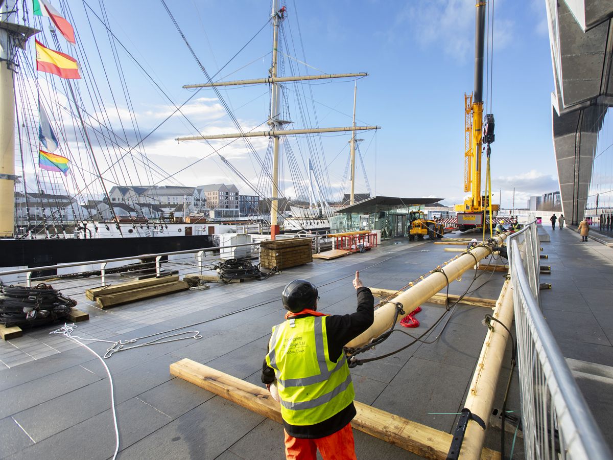 The Tall Ship Glenlee waves a temporary goodbye to her masts for the first time in three decades