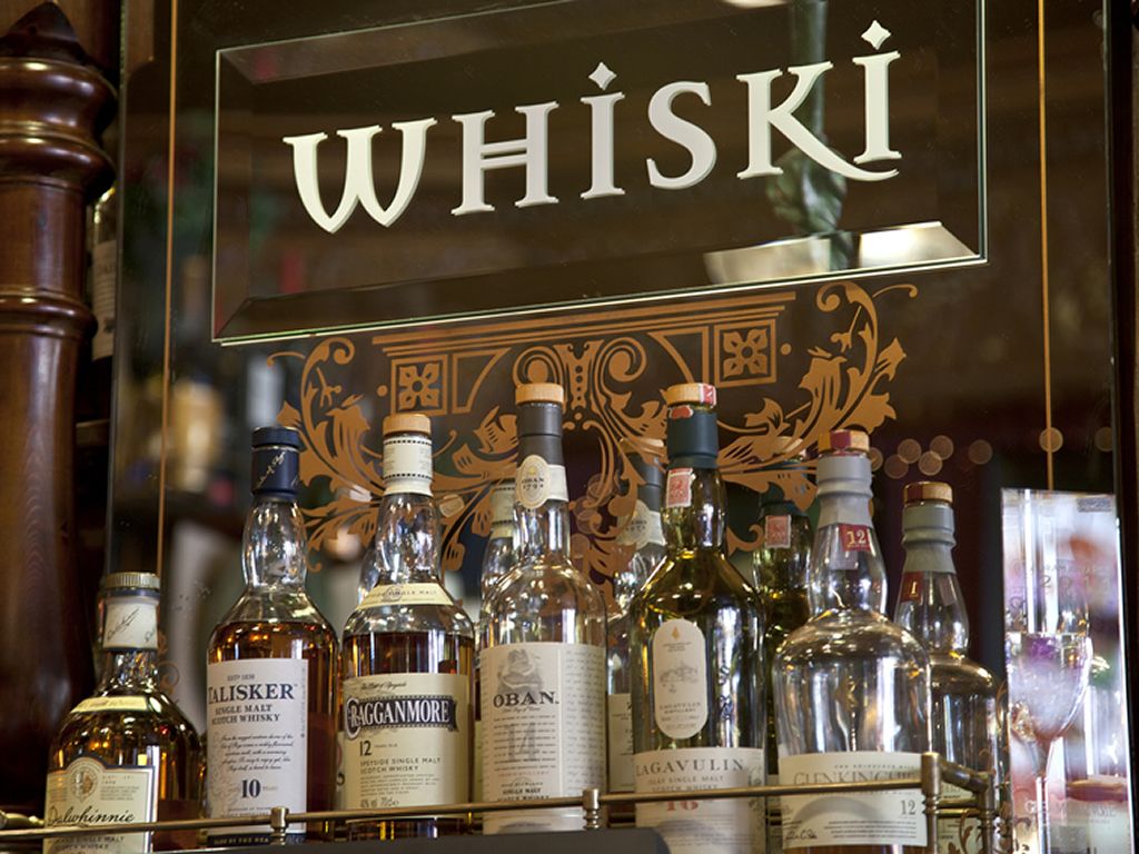 Whiski Bar & Restaurant