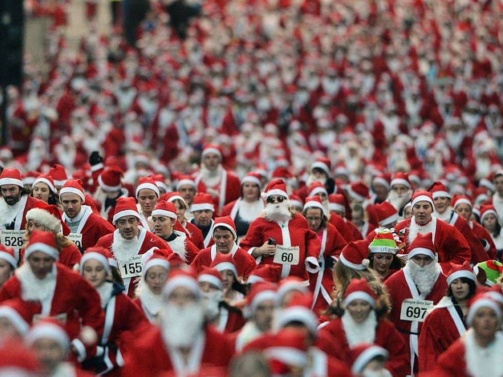 Thousands sign up for Super Santa Dash