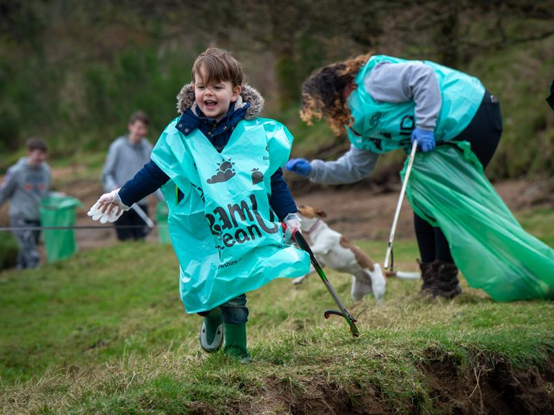 Wave of volunteers head to Erskine Beach for a Big Spring Clean