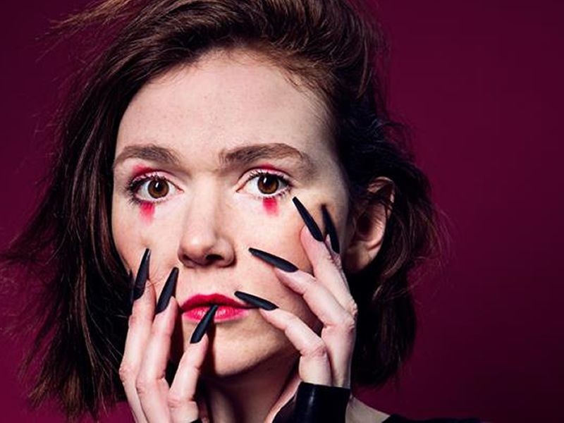 Elf Lyons: Raven