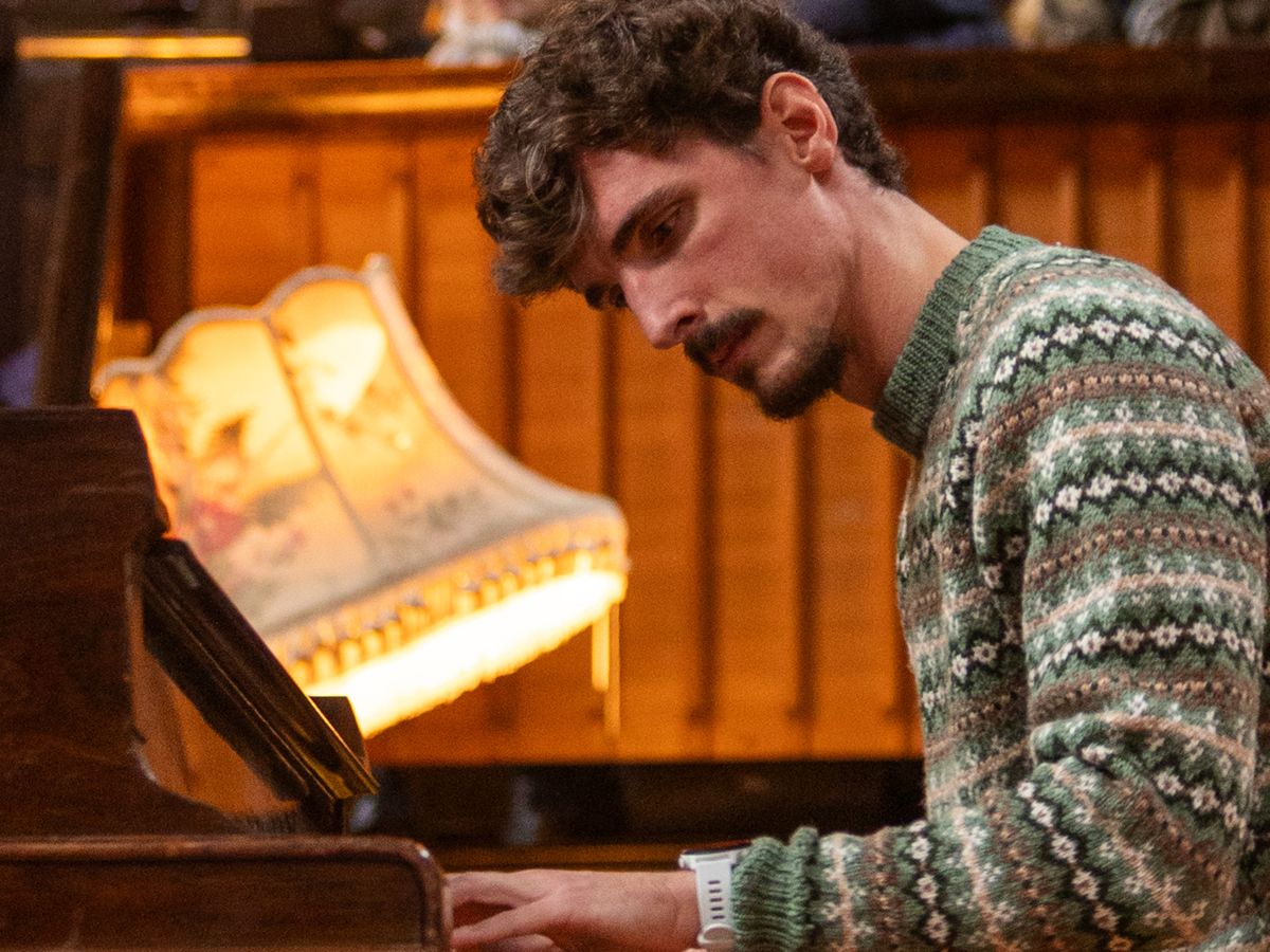 Floor Sessions with Lindsay Taylor