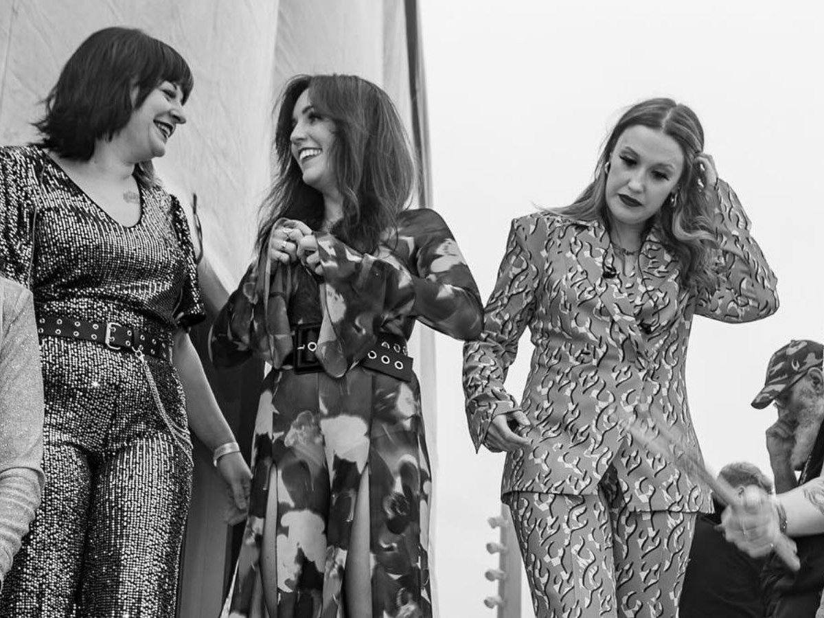 The Laurettes and Support