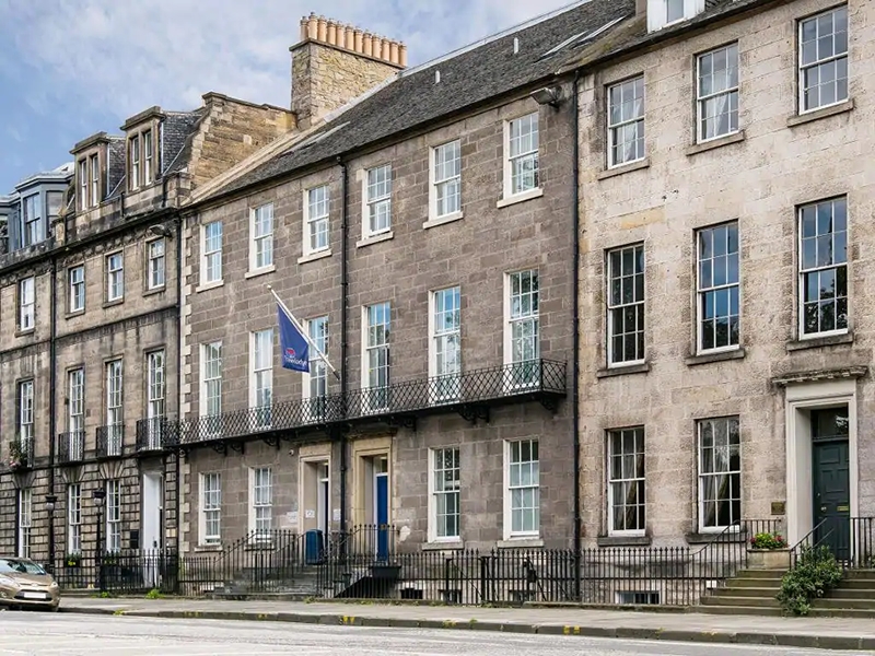 Travelodge Edinburgh Central Queen Street