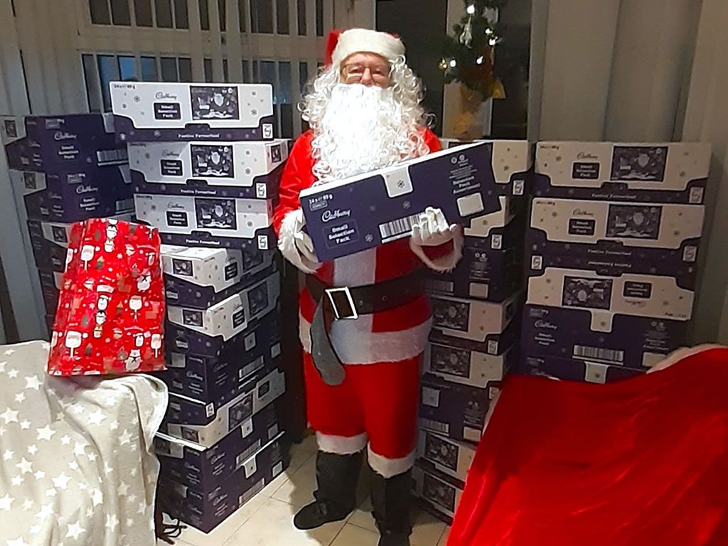 Danderhall decks its halls with generous donation