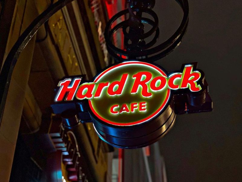 Hard Rock Cafe Glasgow launches new pool room and cocktail lounge!