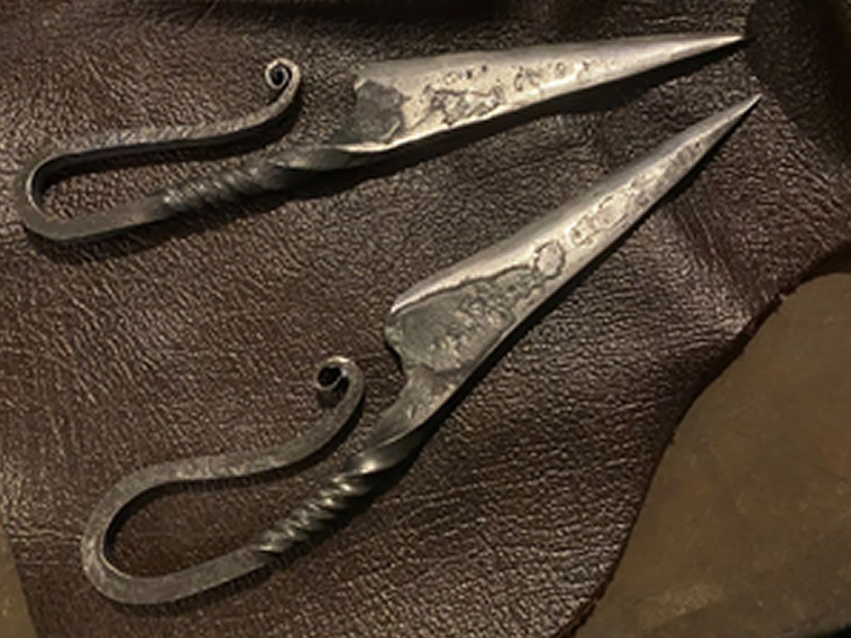 The Blacksmiths Knife Making