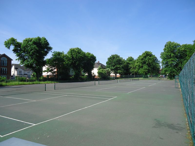 Renfrewshire tennis courts set to be transformed
