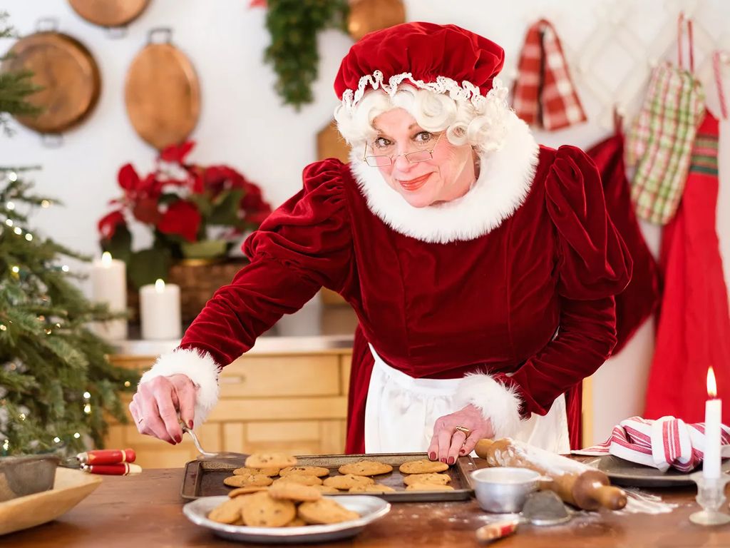 Mrs Claus at The Hill House