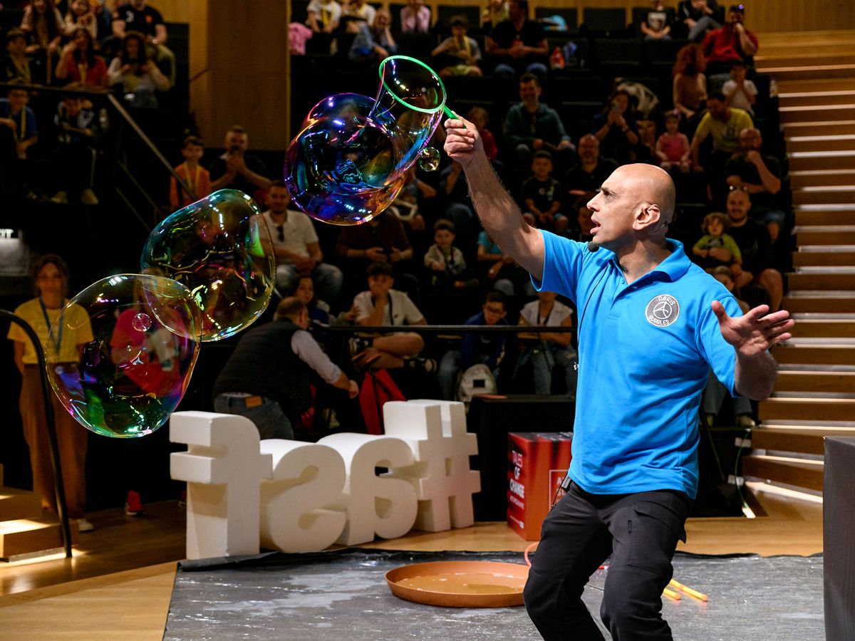 The Ultimate Bubble Show