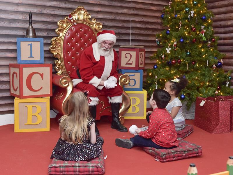 Santa Claus arrives at St. Enoch Centre ahead of storytelling sessions